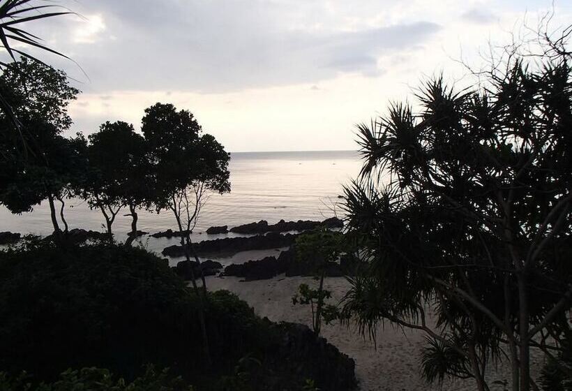 酒店 Kohjum Sea Beach Resort