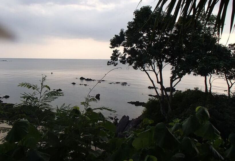酒店 Kohjum Sea Beach Resort