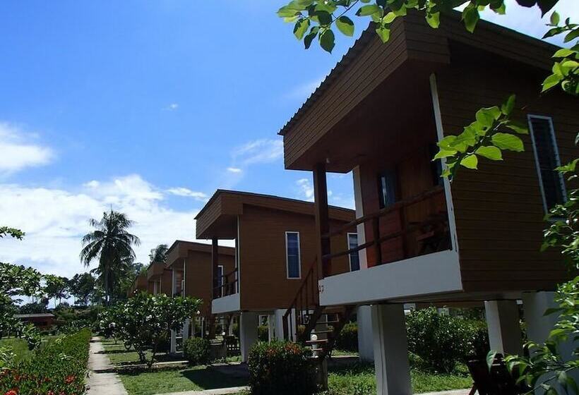 酒店 Kohjum Sea Beach Resort