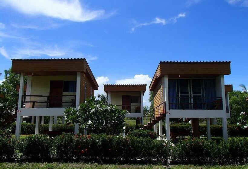 בית מלון כפרי Kohjum Sea Beach Resort