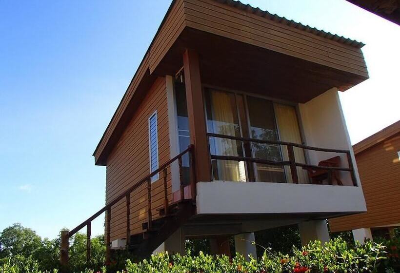 酒店 Kohjum Sea Beach Resort