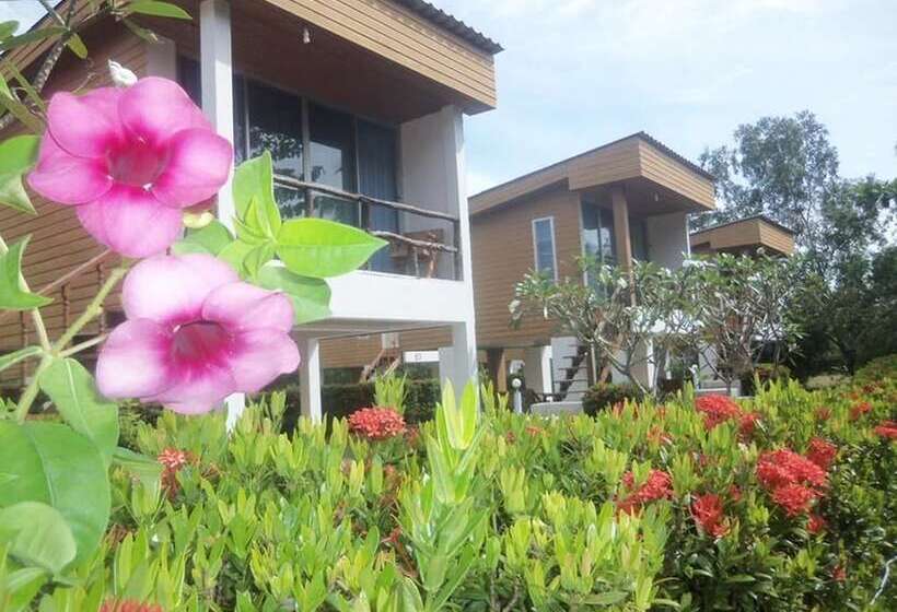 酒店 Kohjum Sea Beach Resort