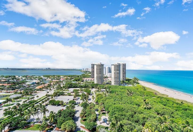 בית מלון כפרי Palm Beach Singer Island Resort & Spa Luxury Suites