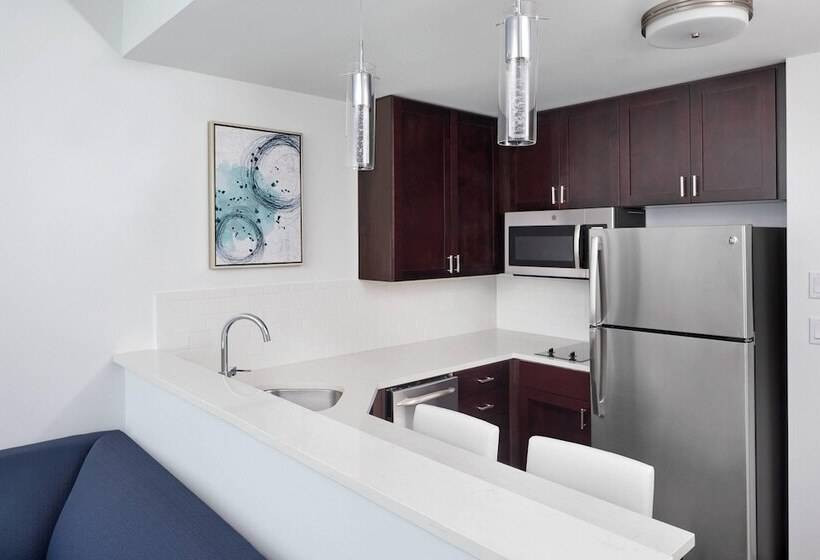 هتل Residence Inn By Marriott Stamford Downtown