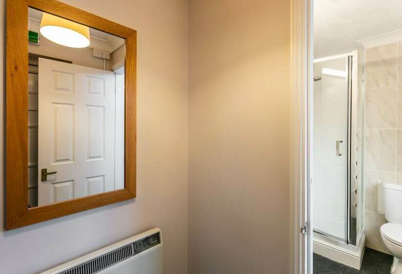 ホテル Roydon Marina Village