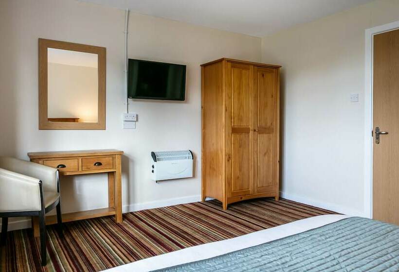 ホテル Roydon Marina Village