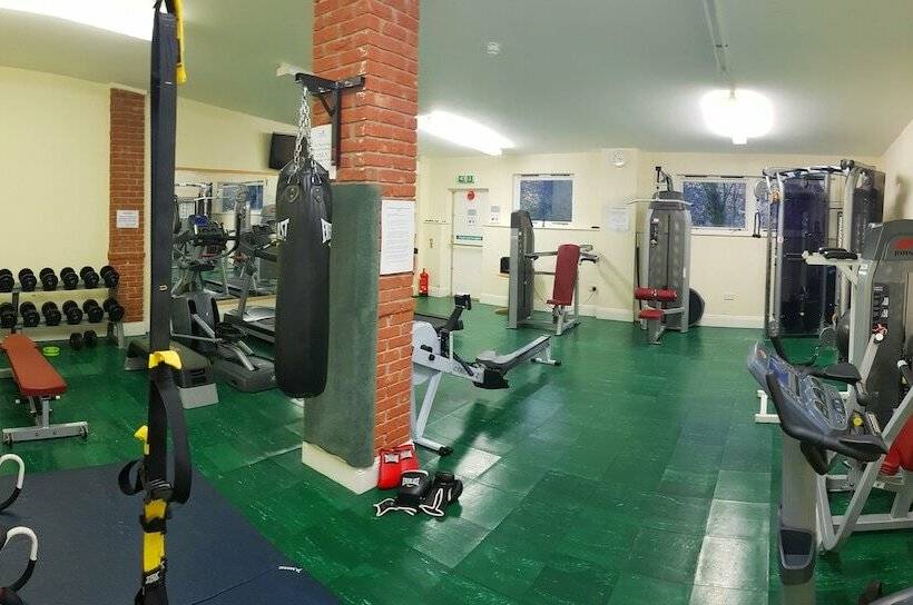 فندق The Dorset Golf