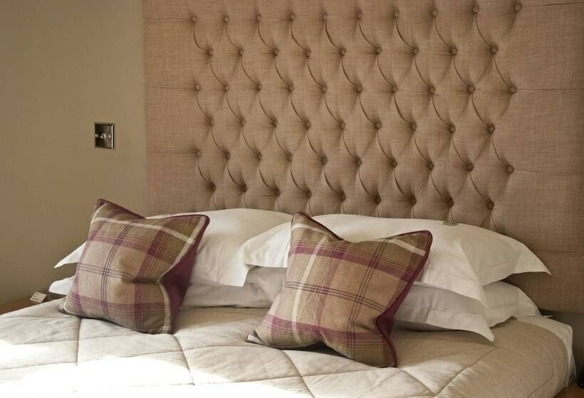 ホテル The White Hart