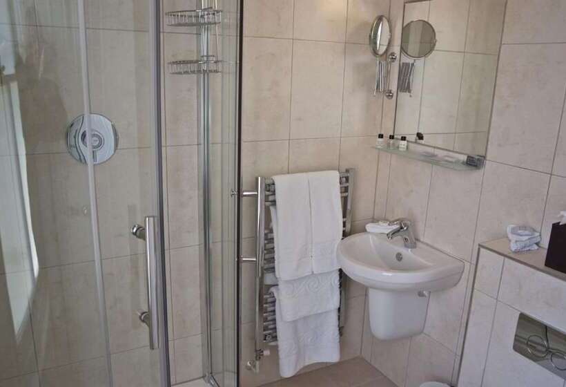 ホテル The White Hart