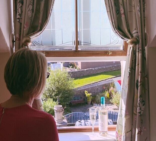 Пансион Fort Charlotte Guest House