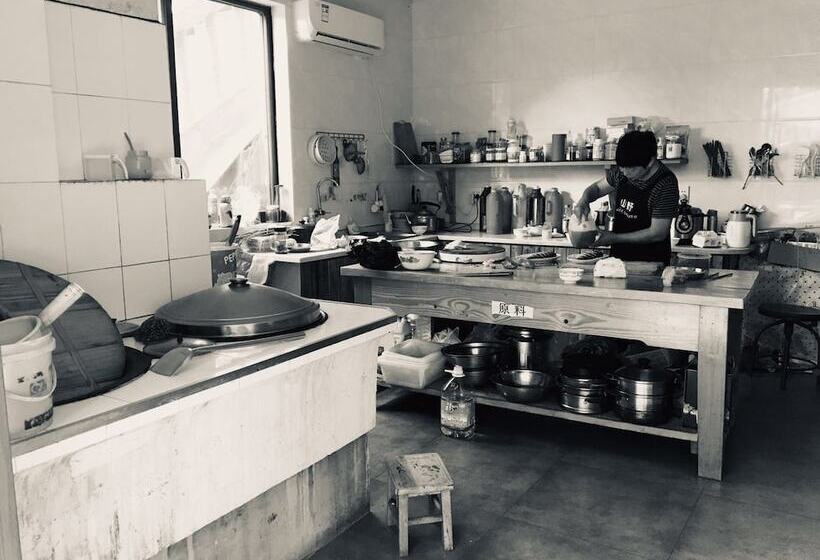 ペンション Moganshan Wild House