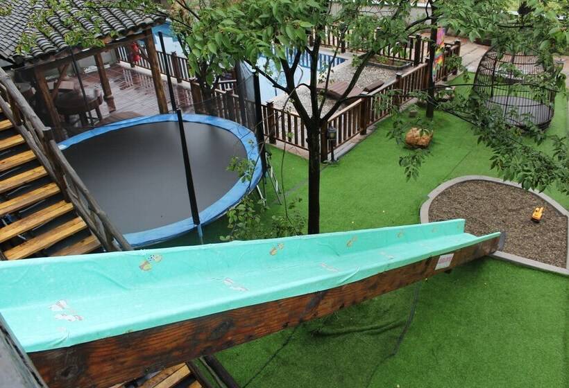 ペンション Moganshan Wild House