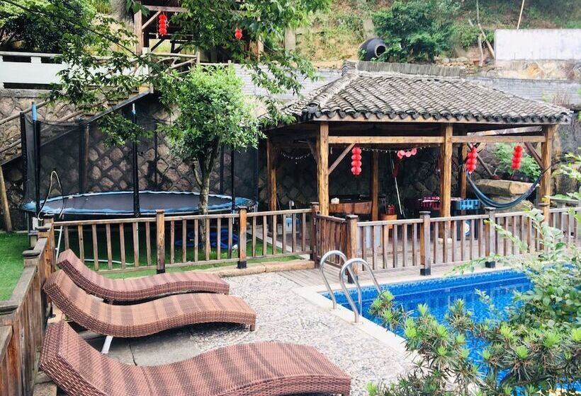 ペンション Moganshan Wild House