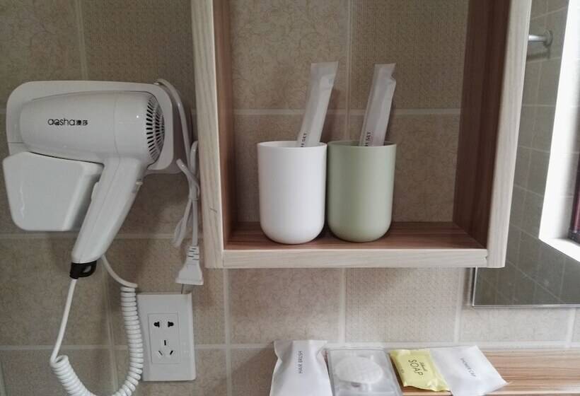 ペンション Moganshan Wild House