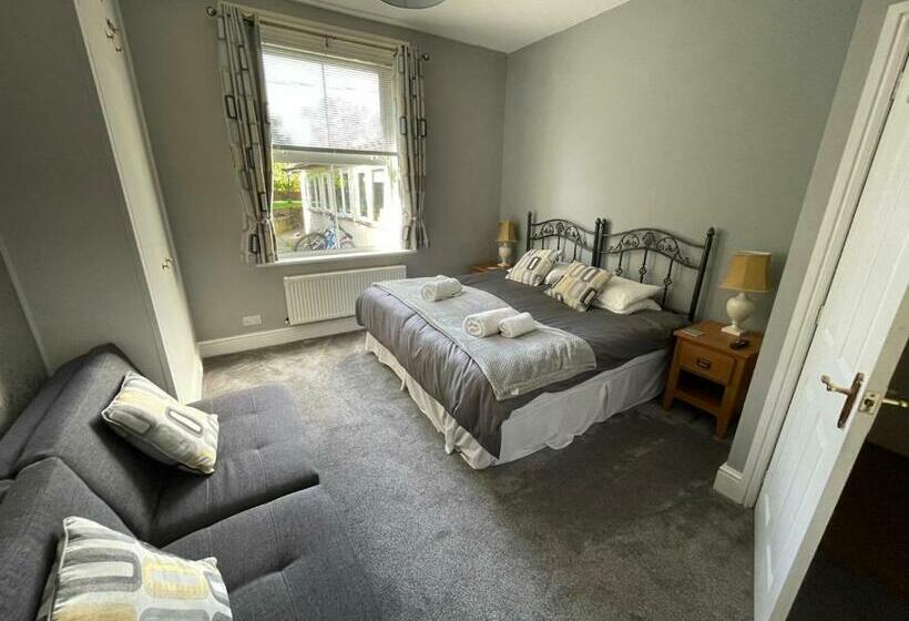 פנסיון Ouse Bridge House