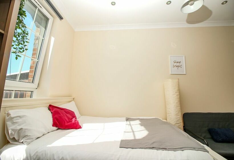 پانسیون Private Ensuite Room Liverpool Street