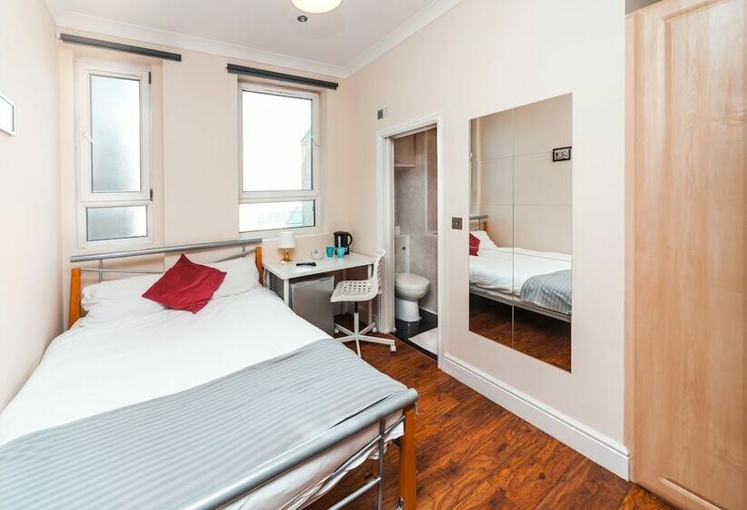 Пансион Private Ensuite Room Liverpool Street