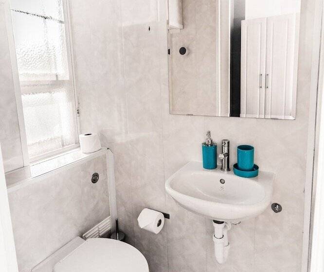 Пансион Private Ensuite Room Liverpool Street