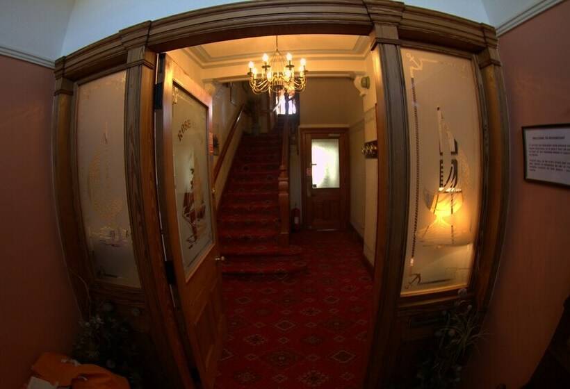 פנסיון Rosemount