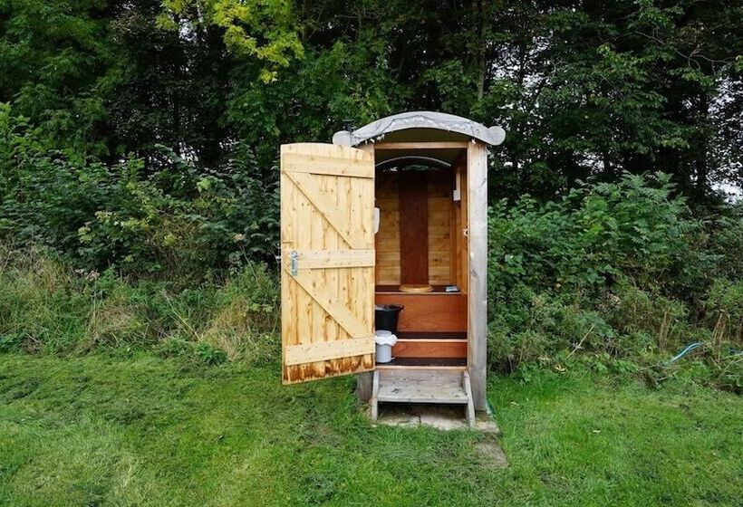 Showman S Hut @ Westcote