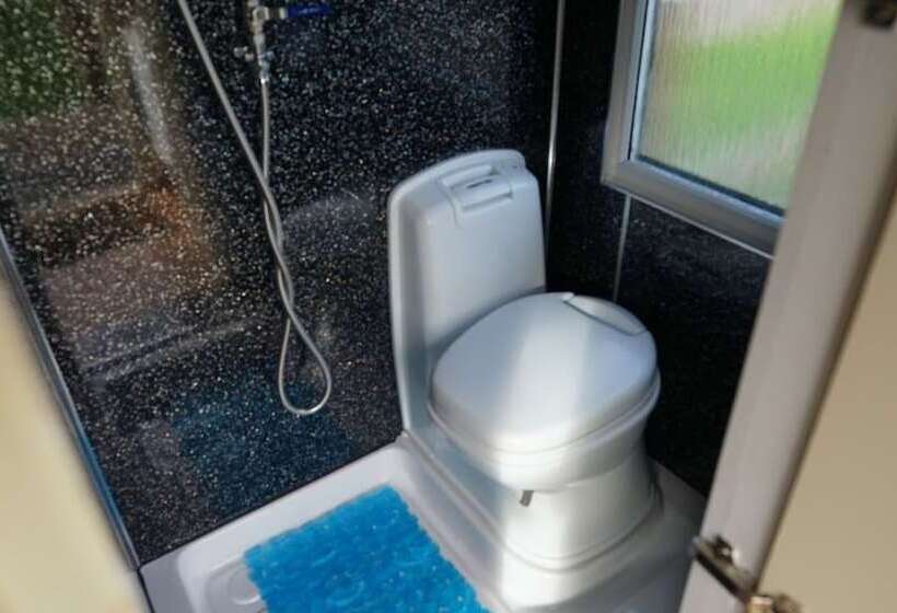 Showman S Hut @ Westcote