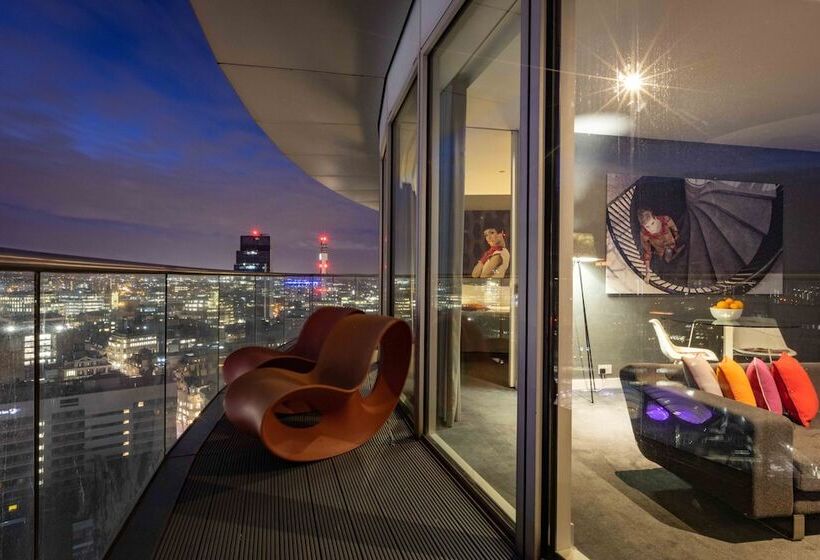 Staying Cool At  Rotunda