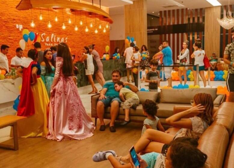 渡假胜地  Salinas Parks