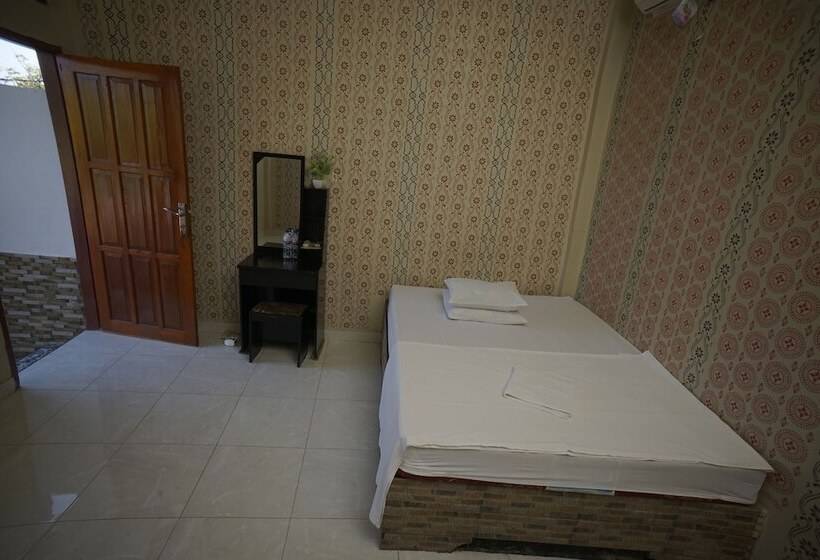 تختخواب و صبحانه Bira Panda Beach 2