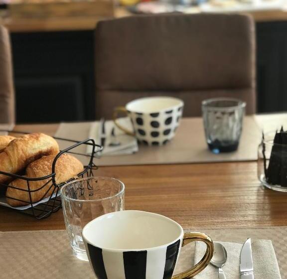 민박 La Maison De Louisette