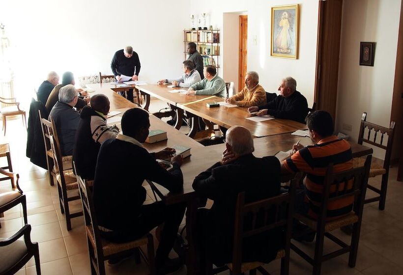 فندق فئة نجمة واحدة Monasterio El Olivar