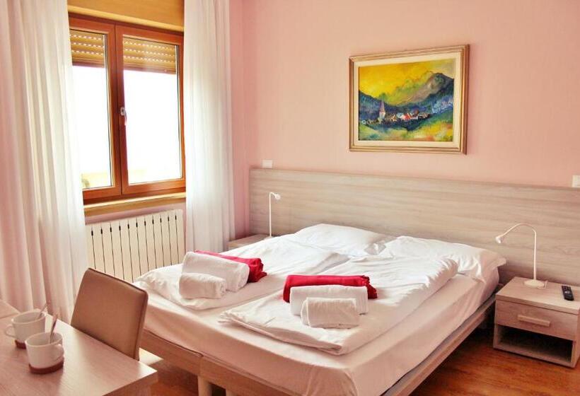 Отель Adriatico Rooms