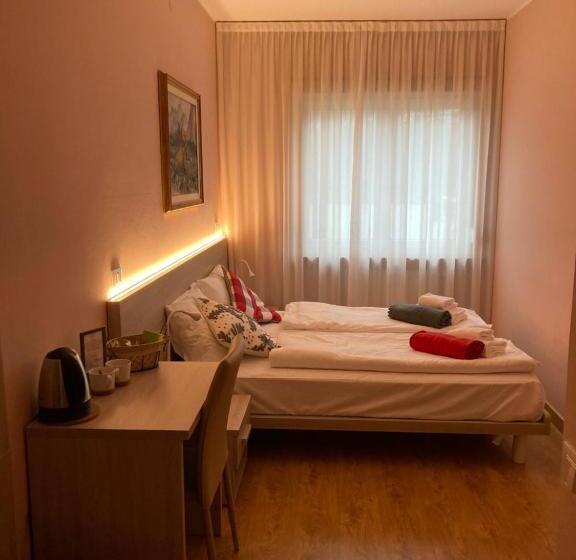 Отель Adriatico Rooms