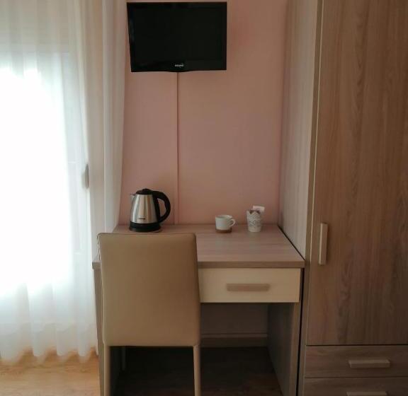 Отель Adriatico Rooms