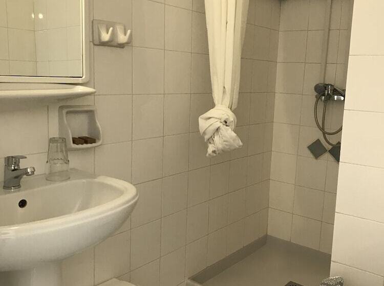 فندق Anezina Village