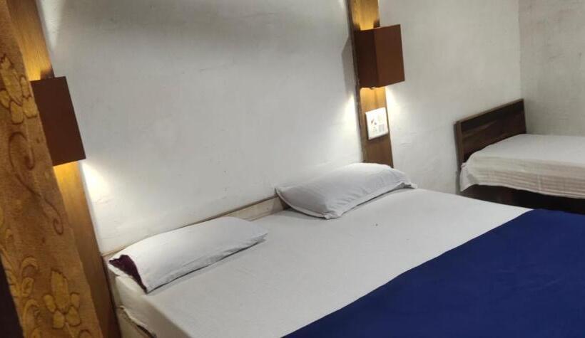 호텔 Bungalow Resort Panorama Matheran