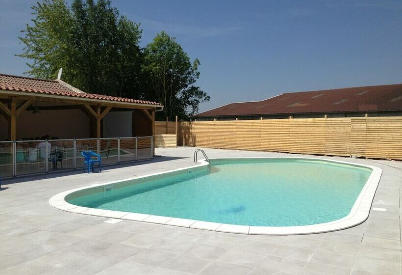 Отель Camping La Croix Badeau Chalet