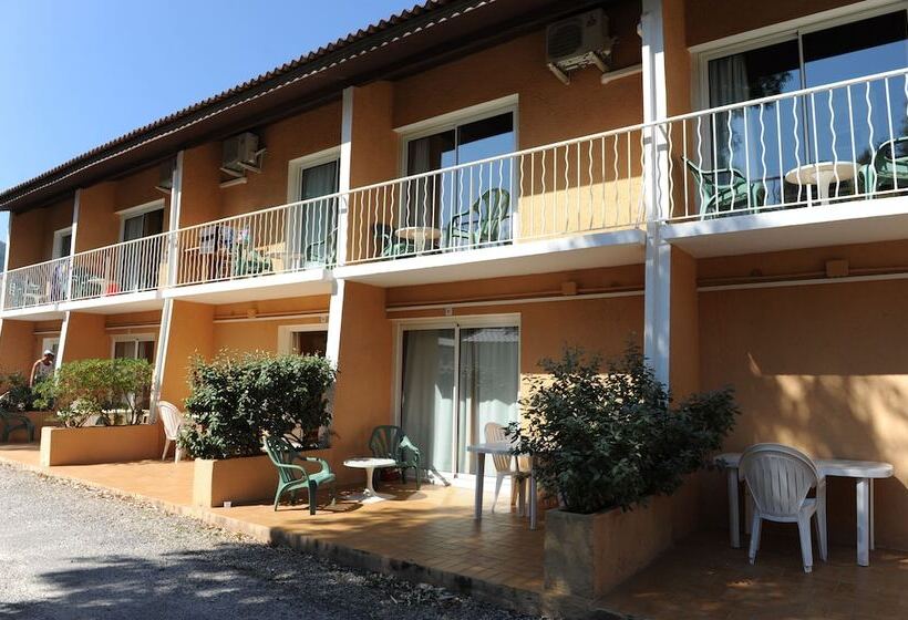 Отель Camping Les Castors