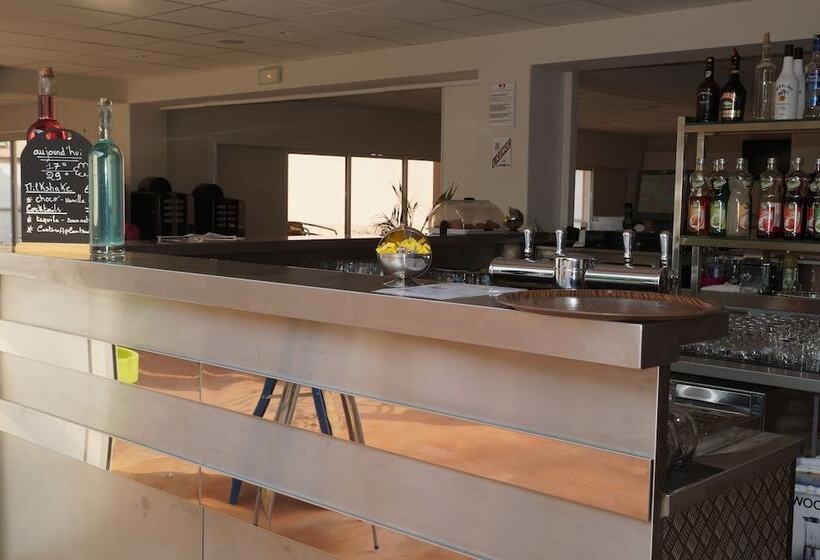 Отель Camping Les Castors