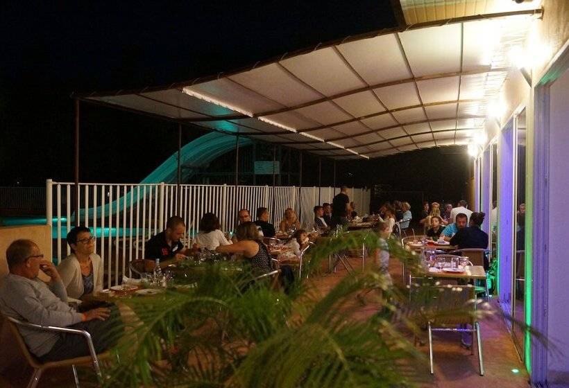 Отель Camping Les Castors