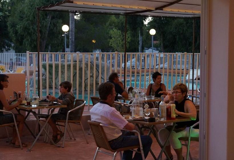 Отель Camping Les Castors