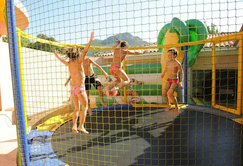 Отель Camping Les Castors