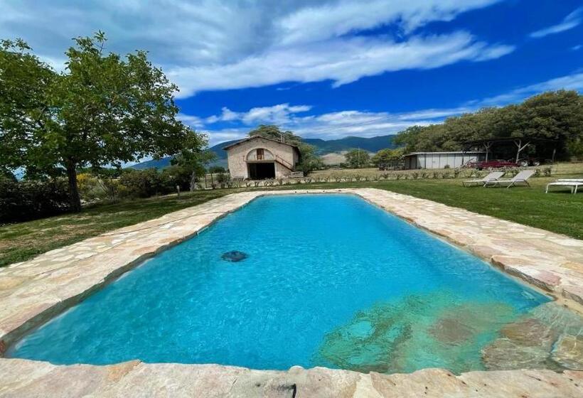 هتل Exclusive Pool Open All Year Spoleto Biofarm Slps 8 Village Shops, Bar1 Km 5