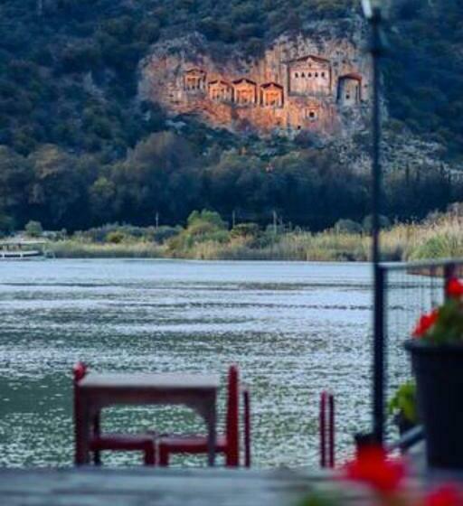 هتل Dalyan Holiday