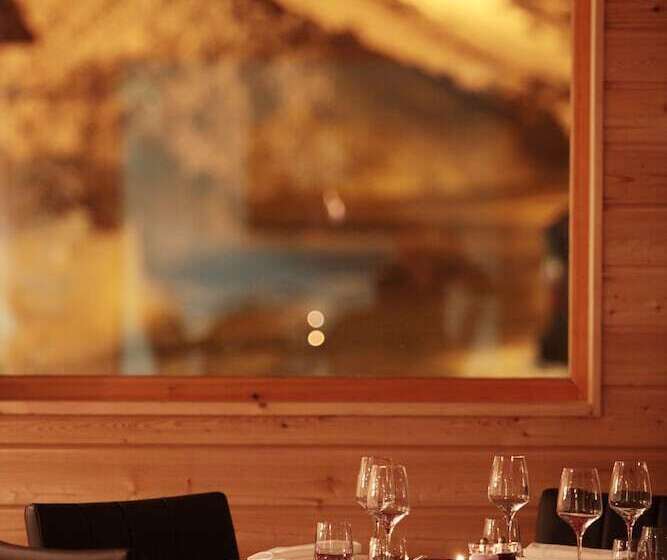 هتل Le Chalet Du Mont Vallon Spa Resort
