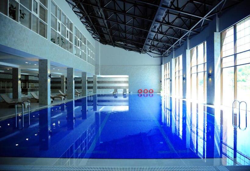 هتل Macara Lake Park