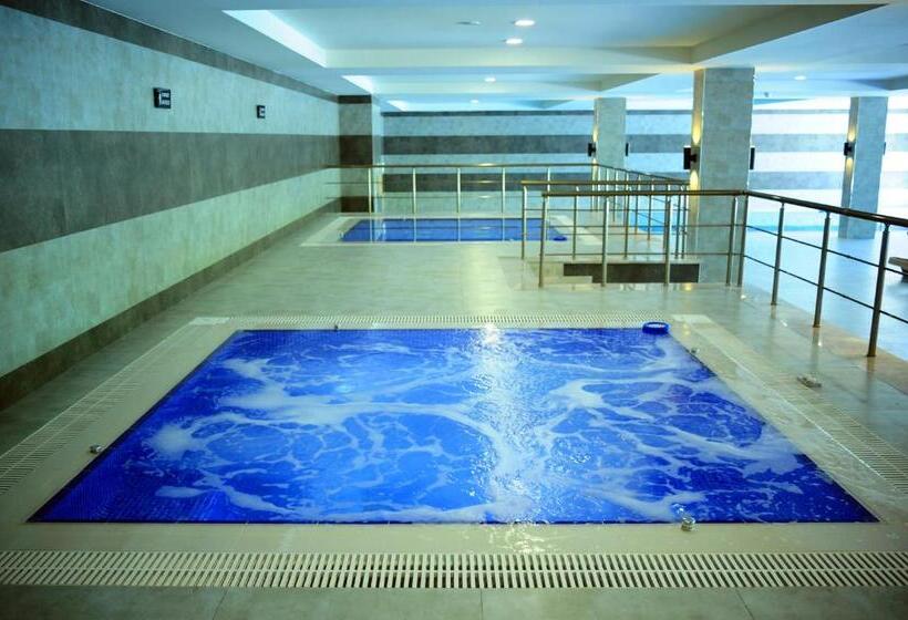 هتل Macara Lake Park