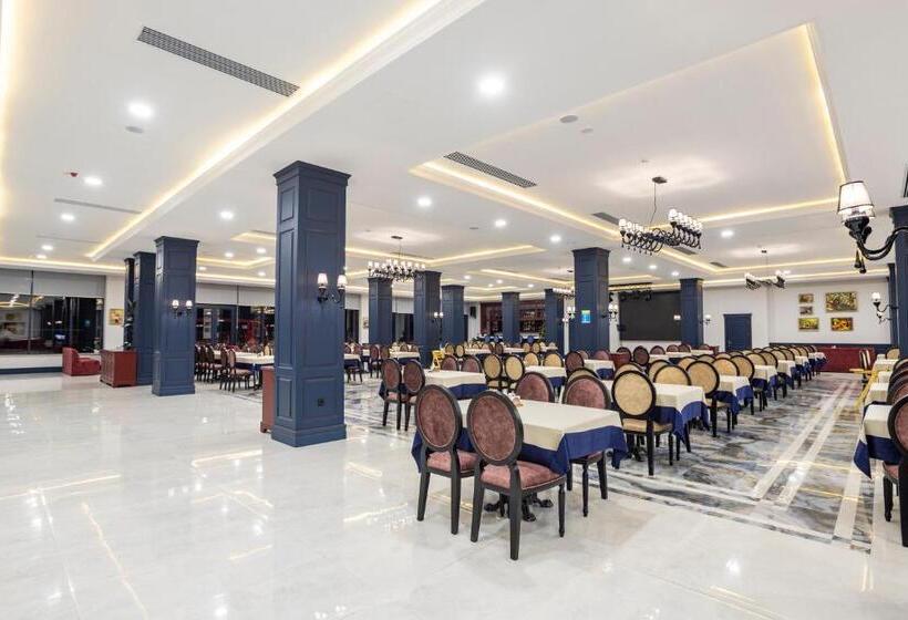 هتل Macara Lake Park