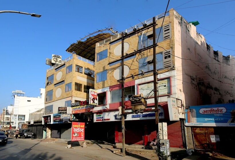 فندق Raja By Oyo Rooms