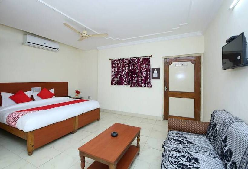 فندق Raja By Oyo Rooms