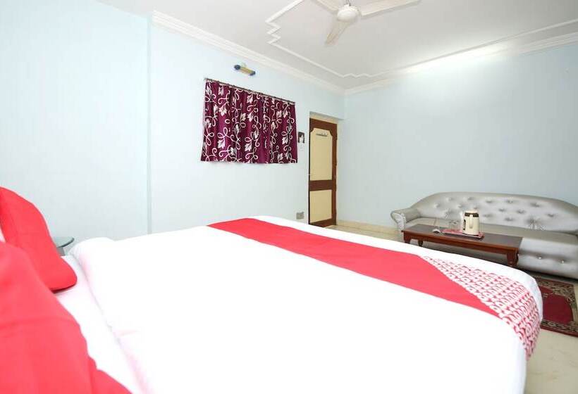 فندق Raja By Oyo Rooms